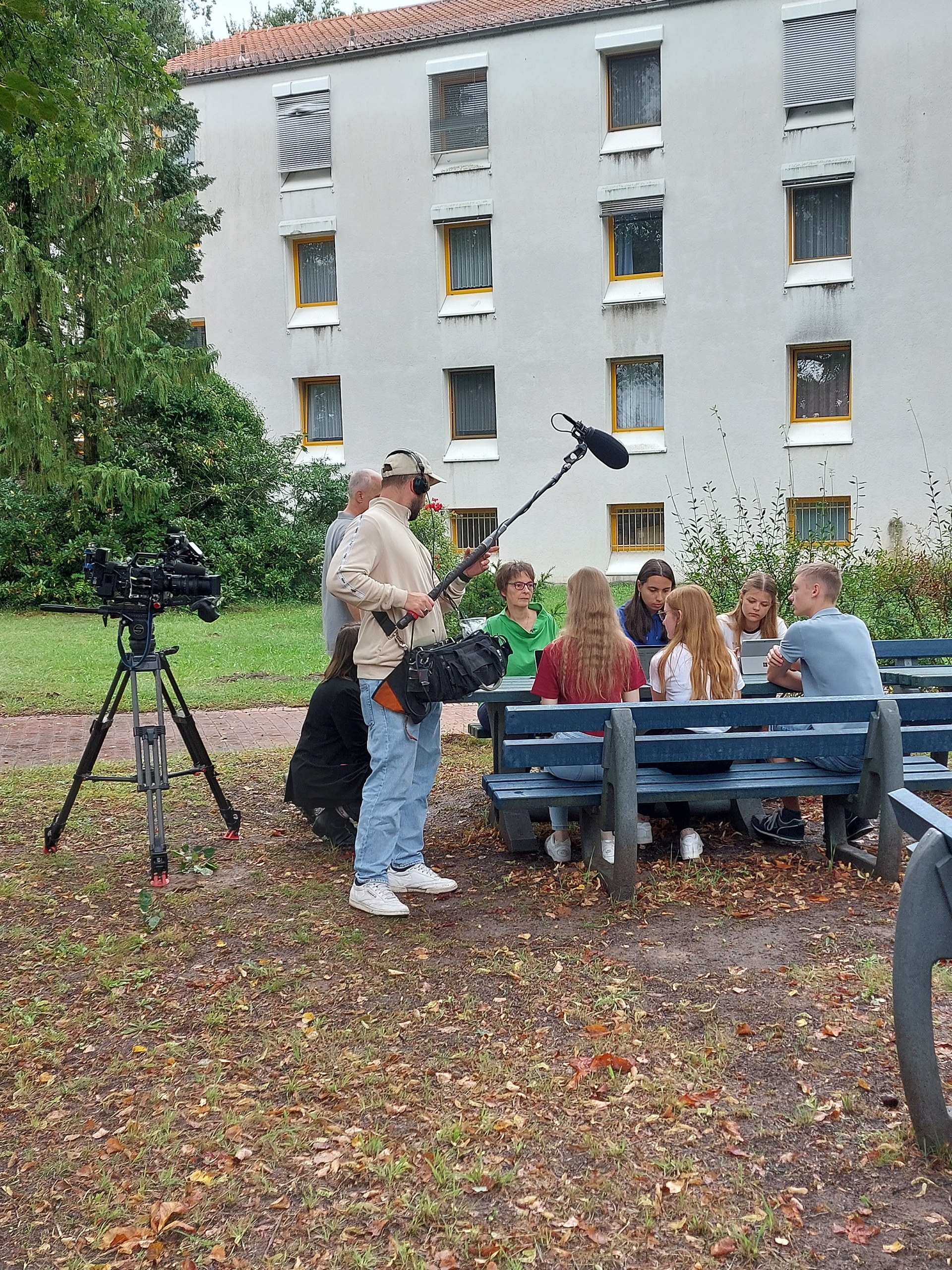 Fernsehdreh mit „Klimazeit“ - Unsere Schülerinnen und Schüler stehen Rede und Antwort (Foto: Dr. G. Hoffmann)