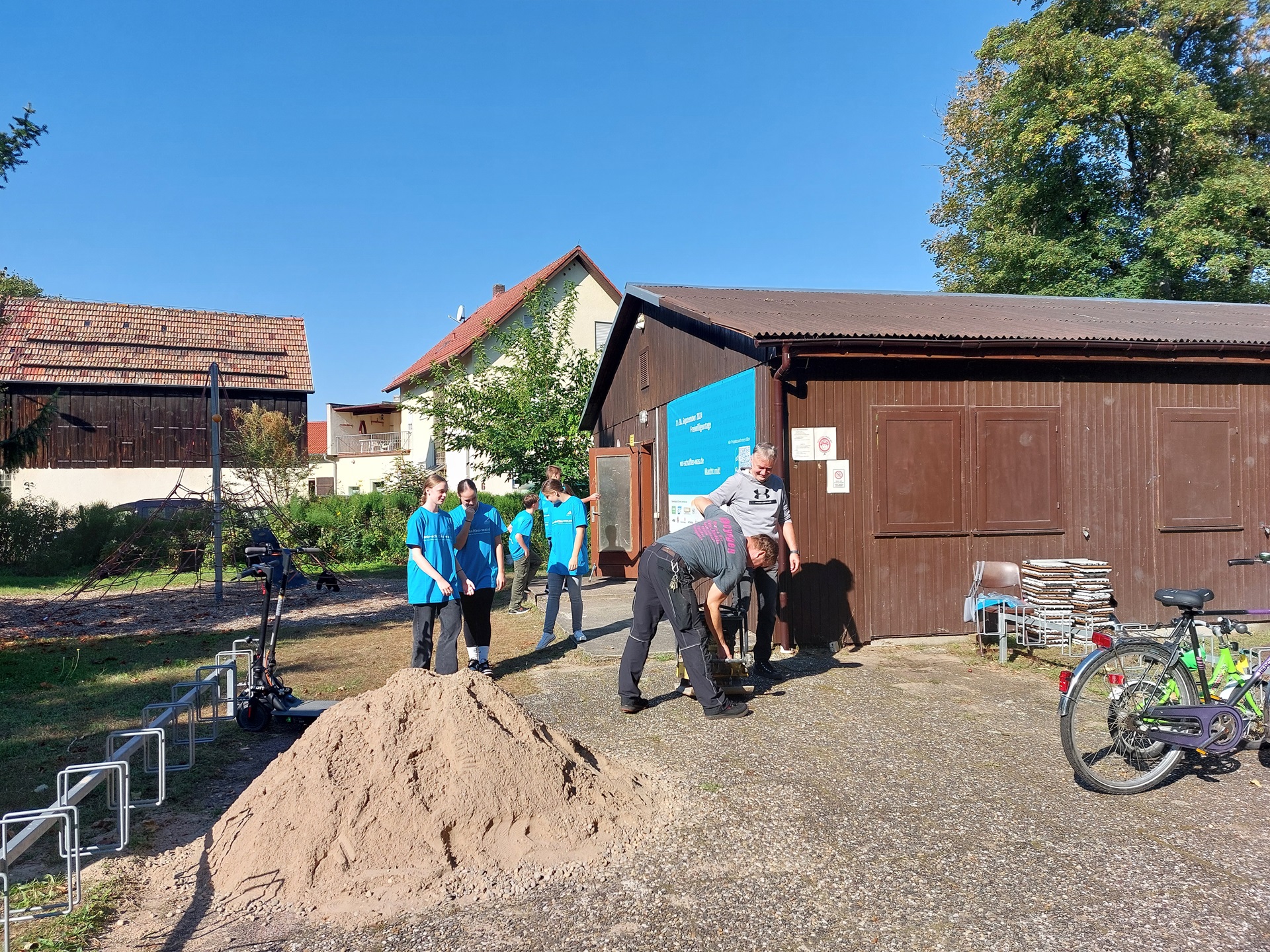 Zusammen anpacken, Freude haben und Gutes tun – darum ging es beim Freiwilligentag am 21. September 2024 (Foto: Dr. G. Hoffmann)