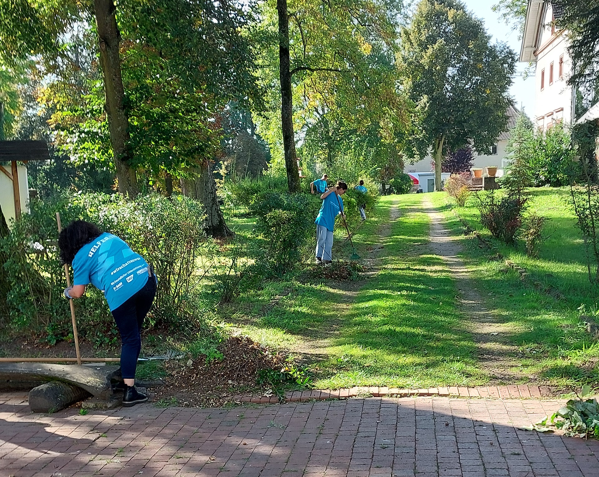 Zusammen anpacken, Freude haben und Gutes tun – darum ging es beim Freiwilligentag am 21. September 2024 (Foto: Dr. G. Hoffmann)