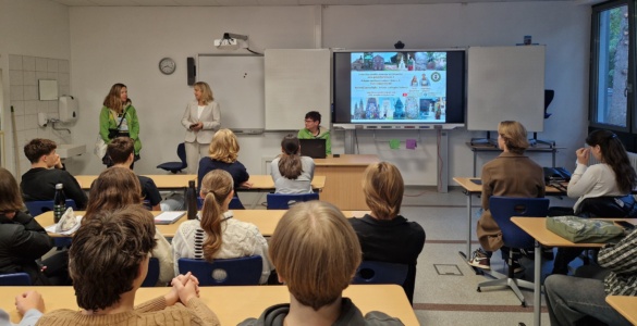 Das Litauische Gymnasium empfängt die Organisatoren der Expedition „Das litauische Erbe“