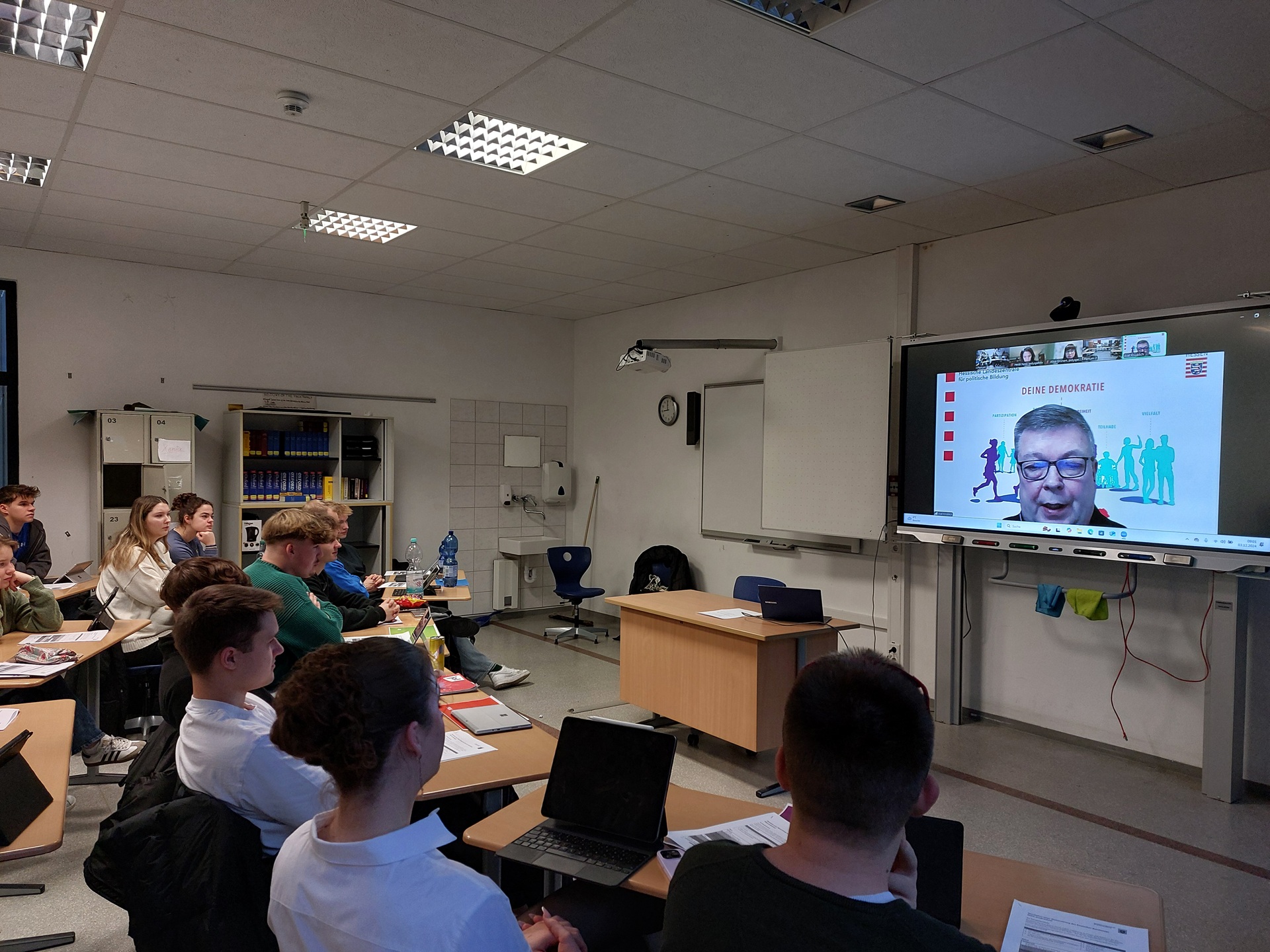 Neugestaltung des Freiwilligendienstes - Simulation einer Plenarsitzung des Deutschen Bundestags (Foto: Dr. G. Hoffmann)