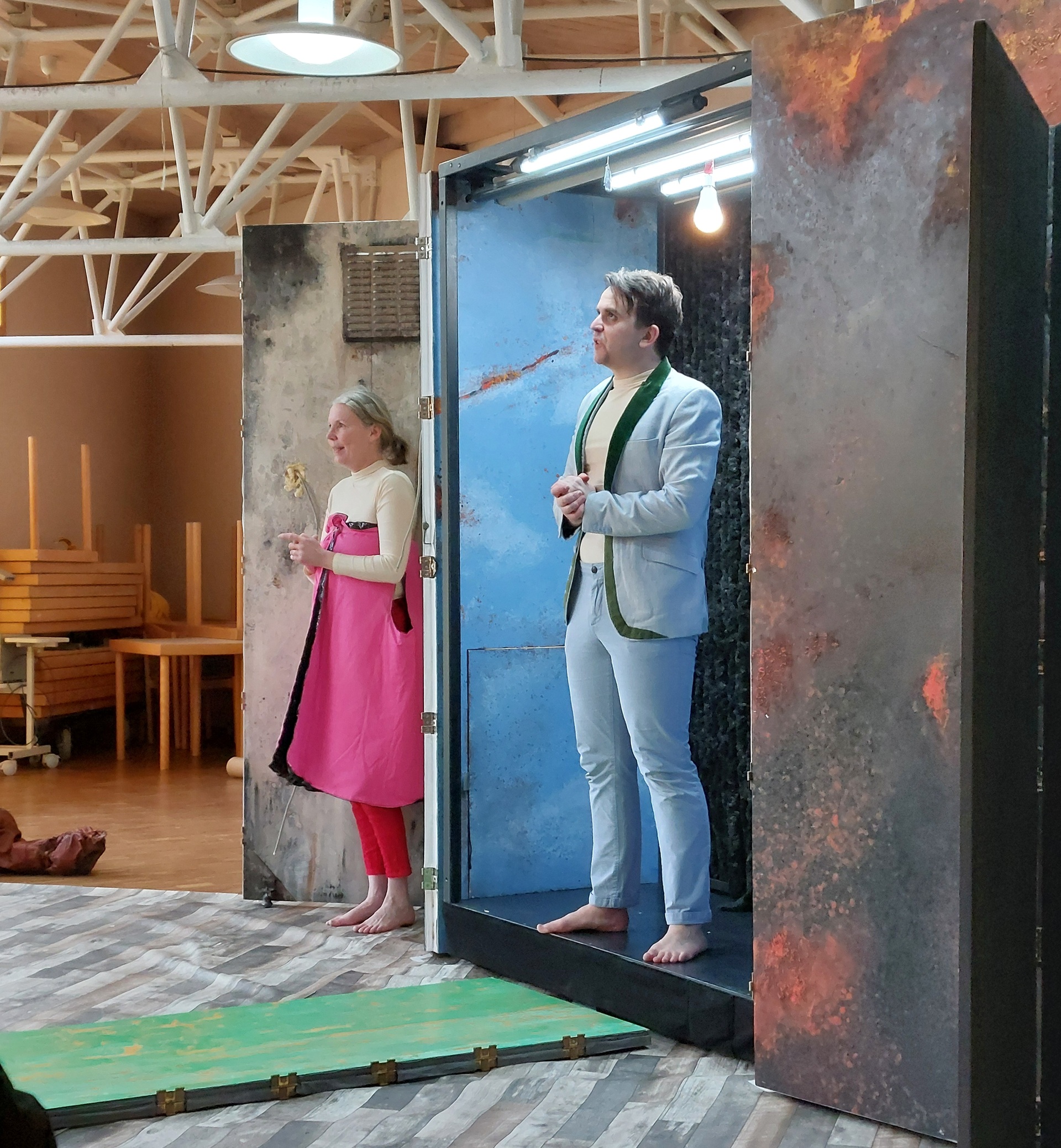 „goethe.faust“ - mobiles Theater im Internatssaal (Foto: Dr. G. Hoffmann)