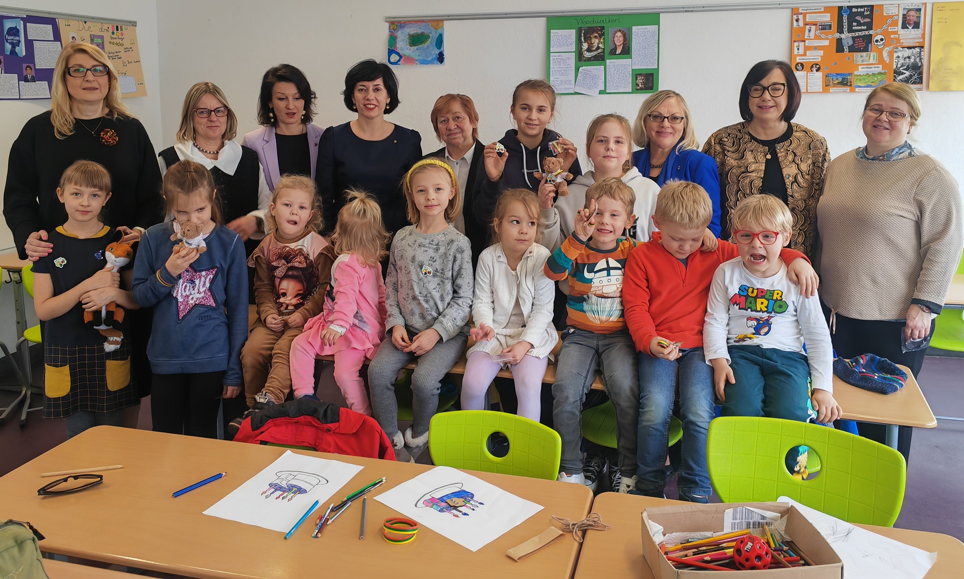 Vasario 16-osios gimnazijos 75-ojo jubiliejaus šventė (Foto: I. G. Lendraitienė)